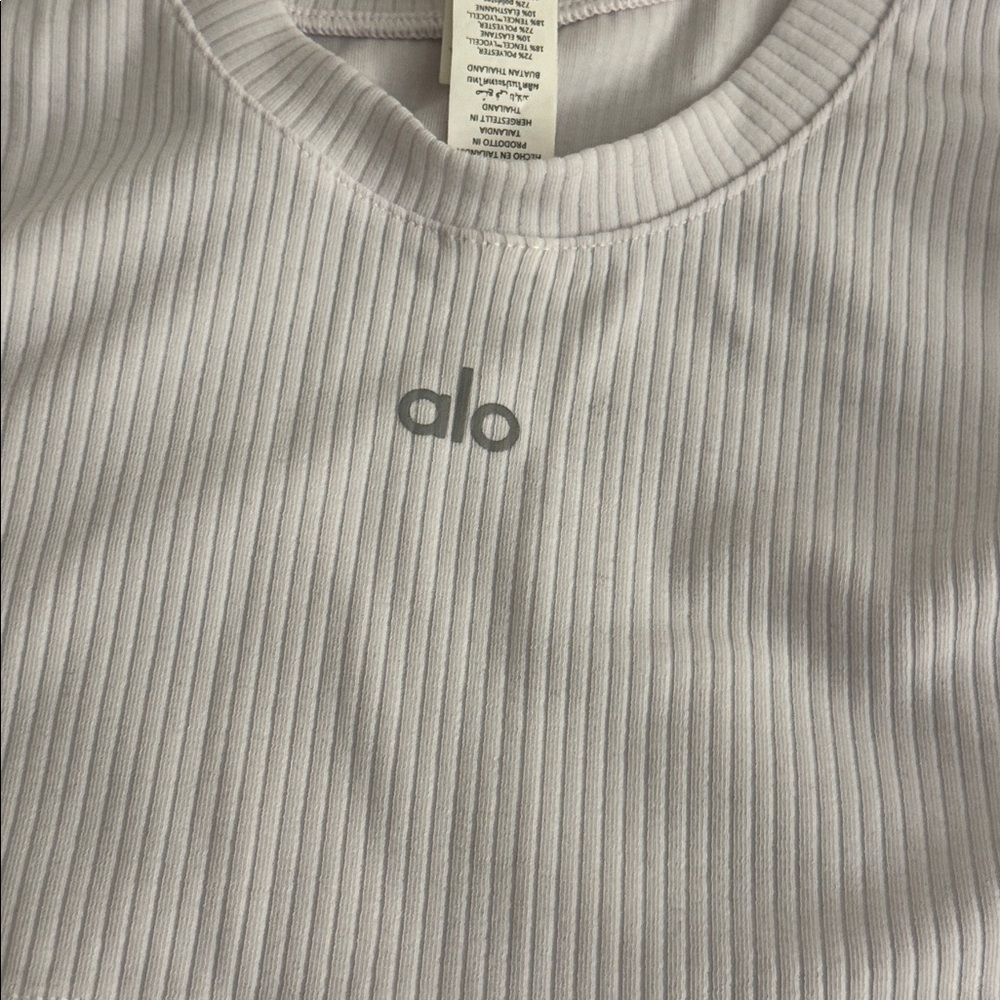 Brand new Alo Tank - Picture 3 of 3
